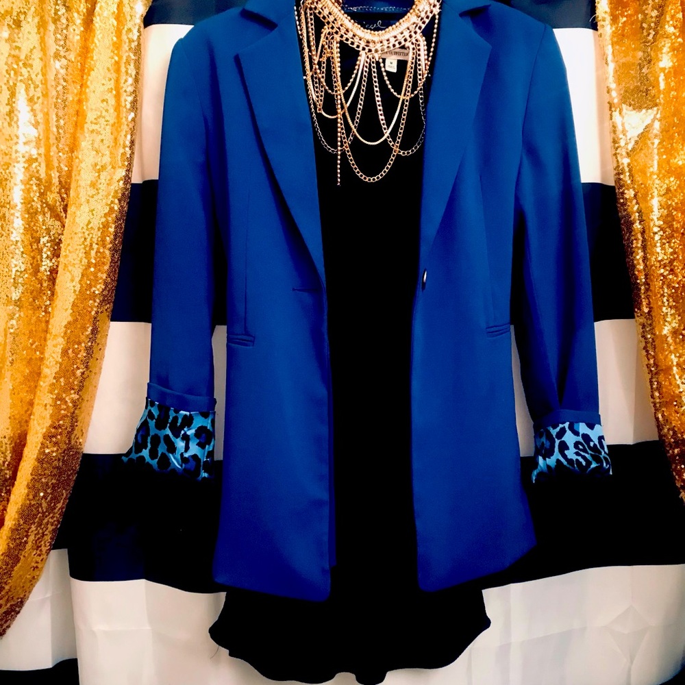 Spiegel Blue cheetah print lined blazer/suit jacket
